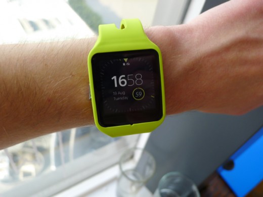 Sony Ramaikan Pasar Wearable dengan SmartWatch 3 \u0026 SmartBand Talk