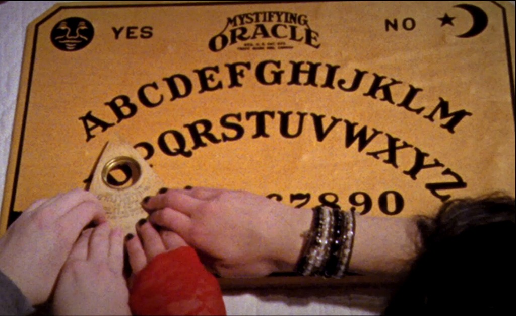 Momok Com Asal Usul Cara Bermain Risiko Spirit Of The Coin