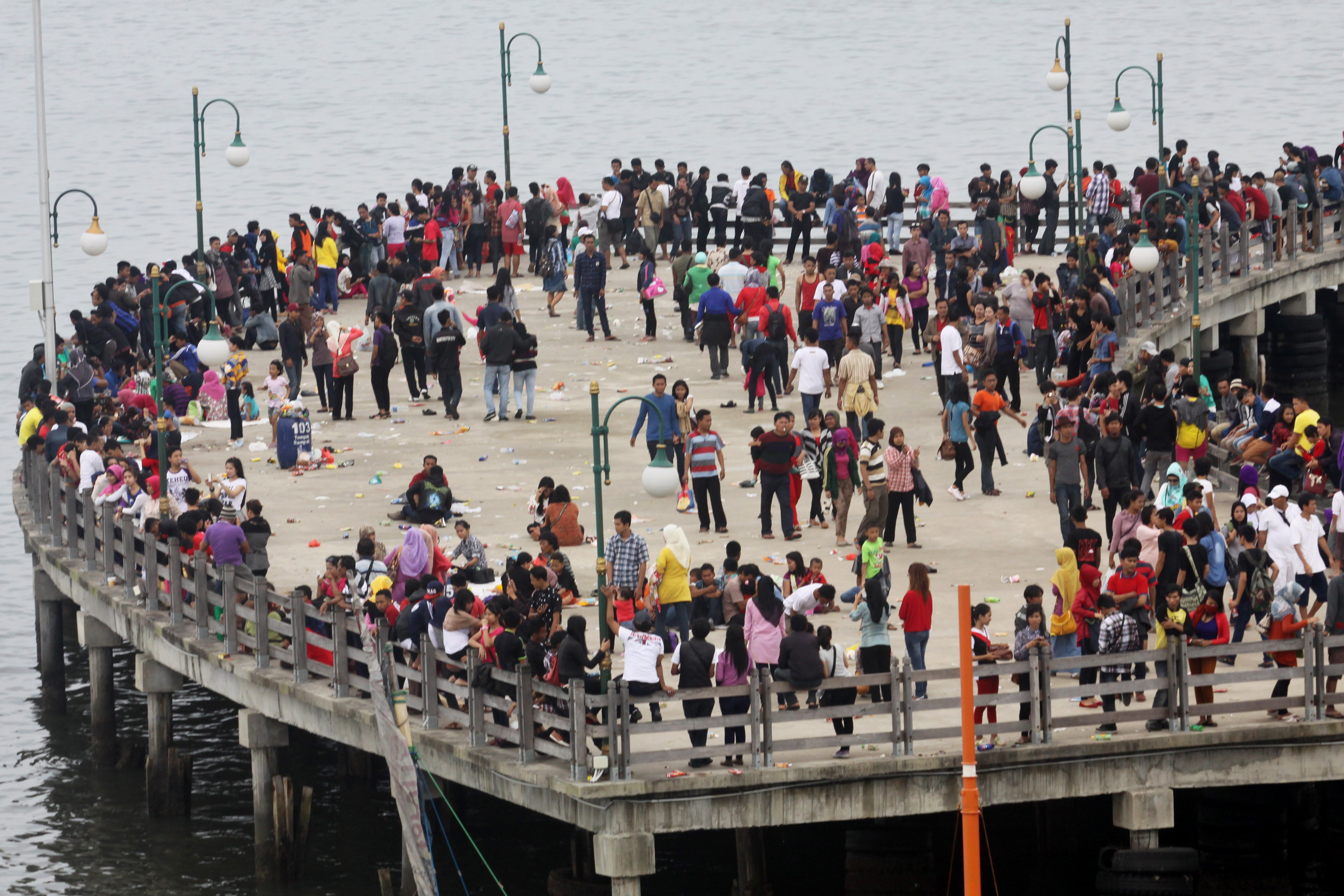 Malam Tahun Baru Di Ancol Jangan Pakai Perhiasan