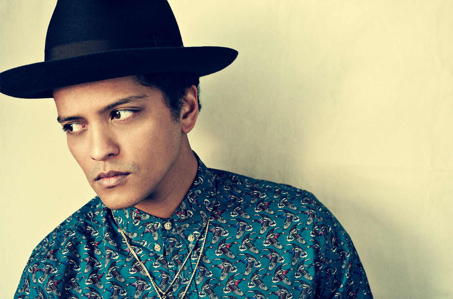 bruno mars with a hat