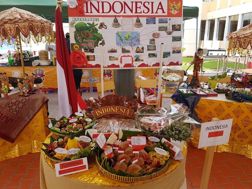 dekorasi stand bazar makanan sekolah