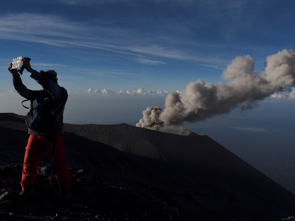 Pendaki Meninggal Saat Turun Dari Gunung Semeru