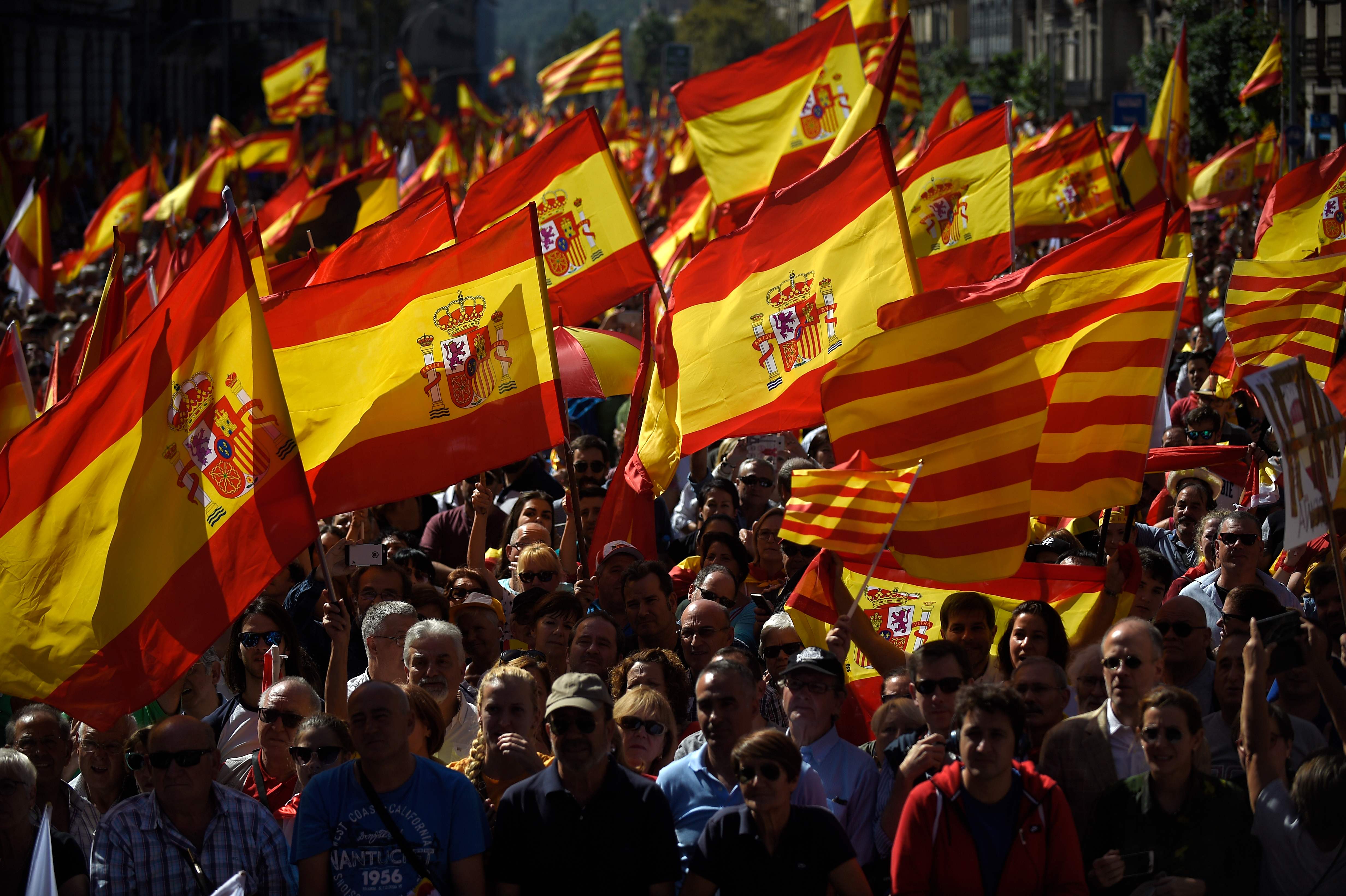 Ribu Warga Spanyol Tolak Kemerdekaan Catalonia