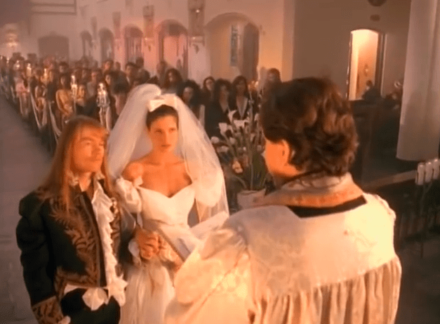 Mengenang Pedihnya Cinta di Bulan November dalam November Rain