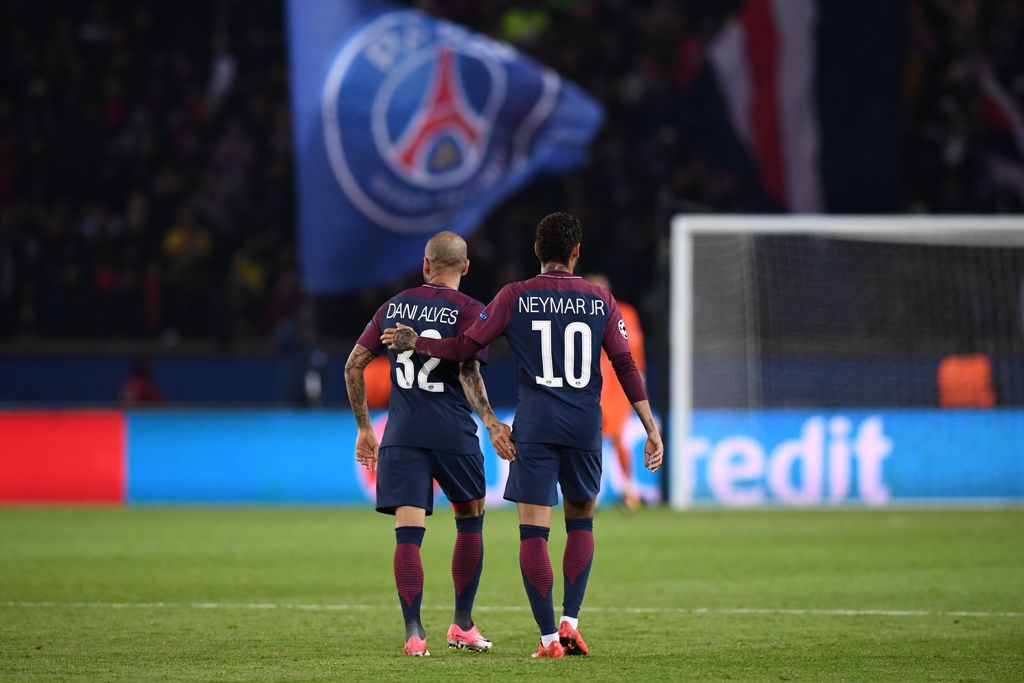 Alves tak Terkejut dengan Performa Menawan Neymar