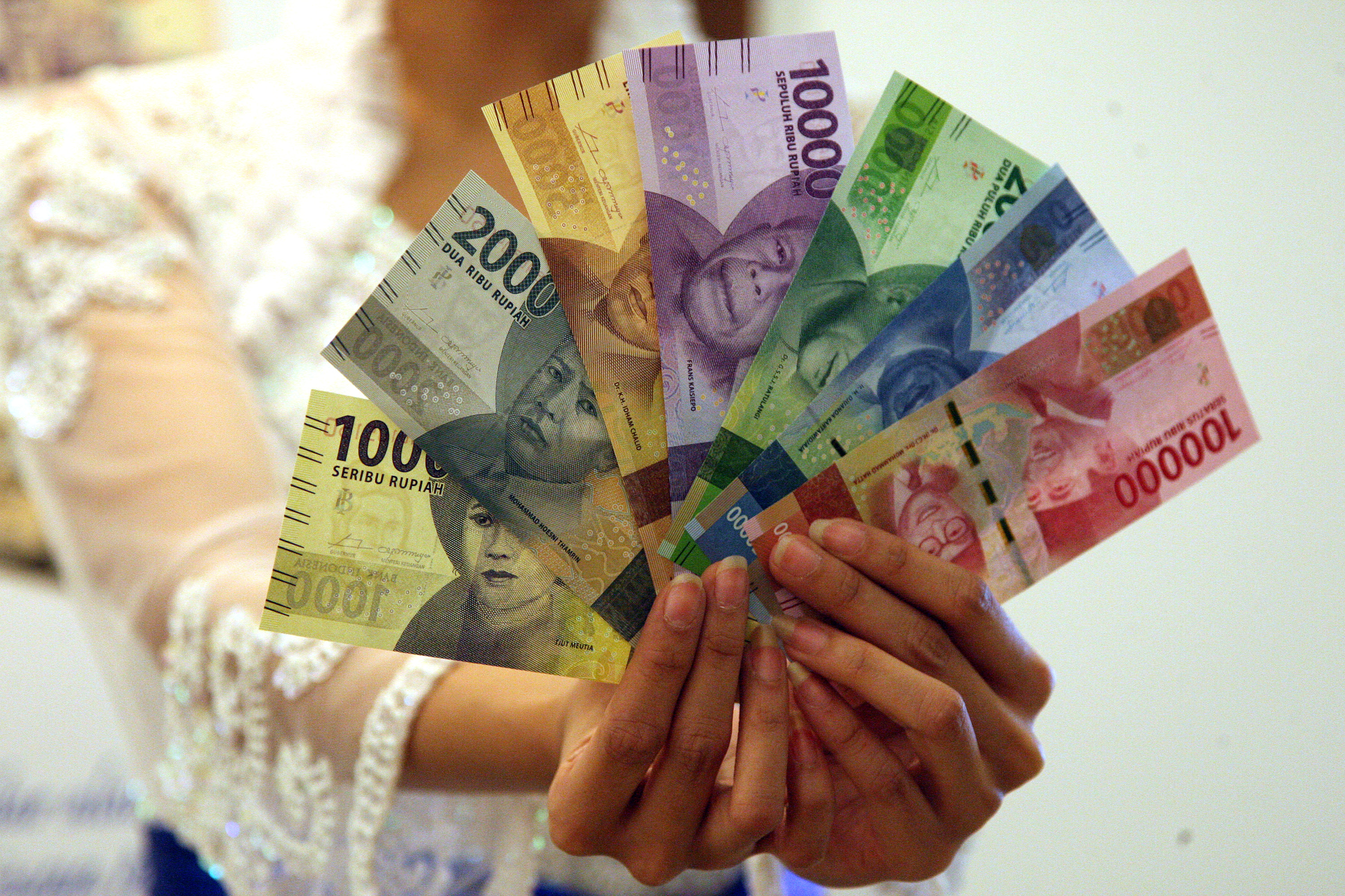 Data Positif dari 'Paman Sam' Dorong Pelemahan Rupiah