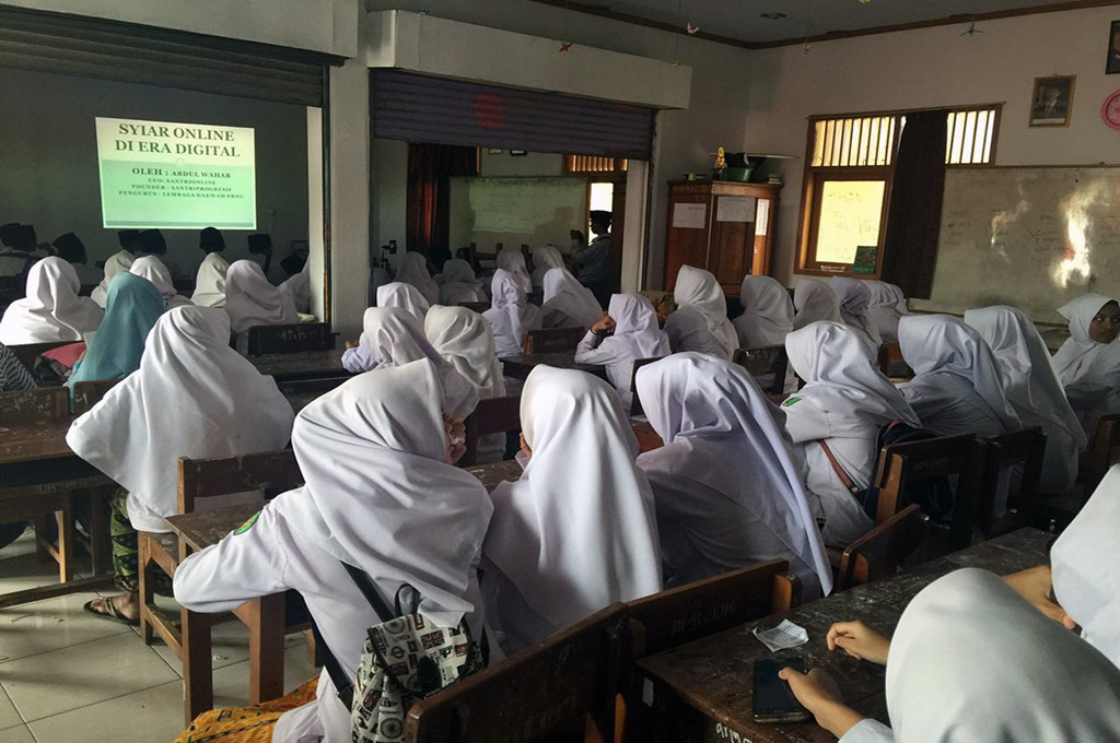 2 Ribu Santri di Cirebon Ikut Festival Literasi Digital
