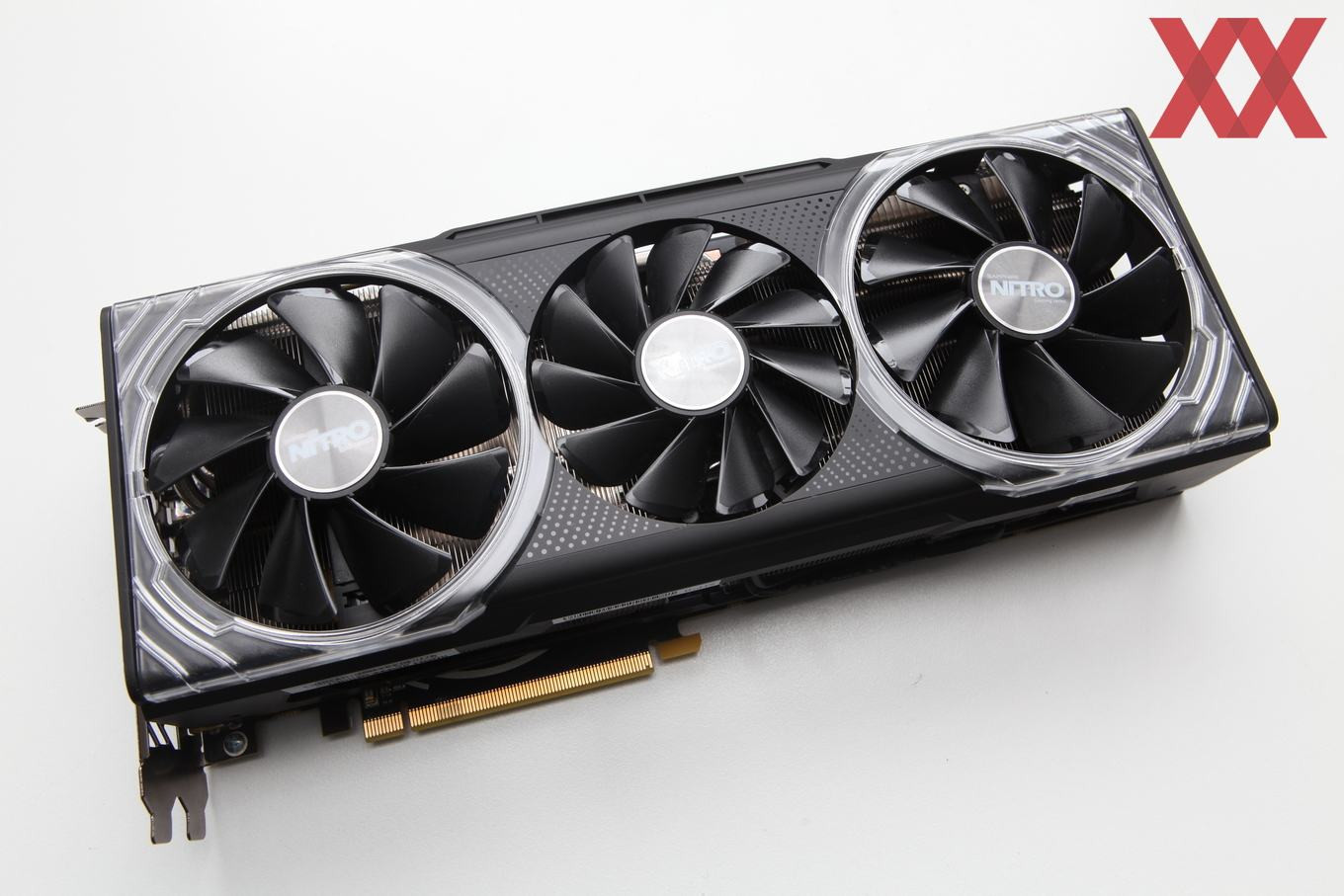 Sapphire Pamer Kartu Grafis RX Vega 64 dan 56 Nitro+