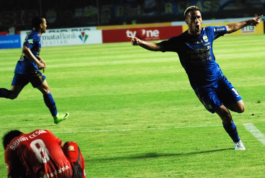 Raphael Maitimo Konfirmasi Hengkang dari Persib