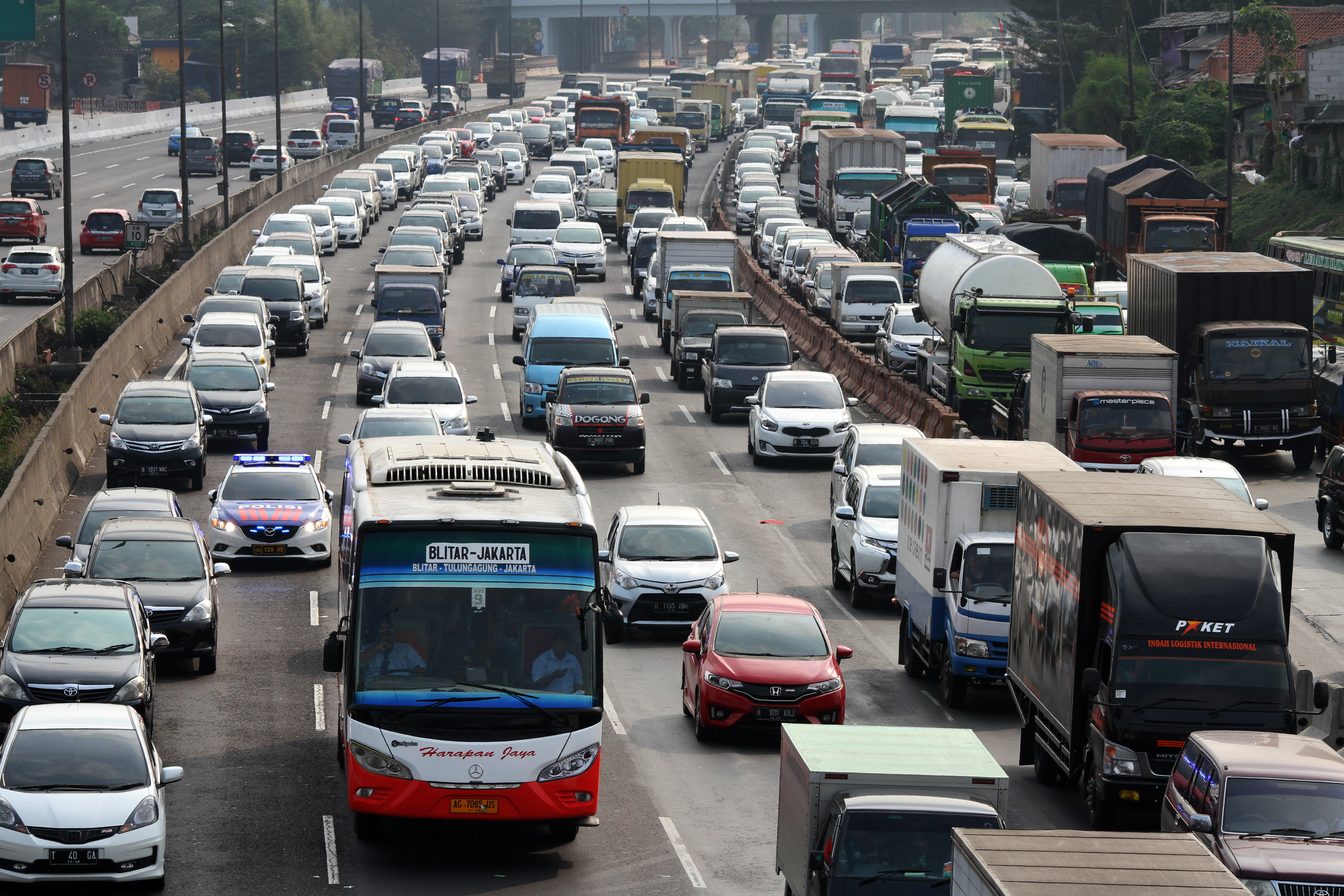 Contraflow Di Ruas Tol Cikampek Dihentikan