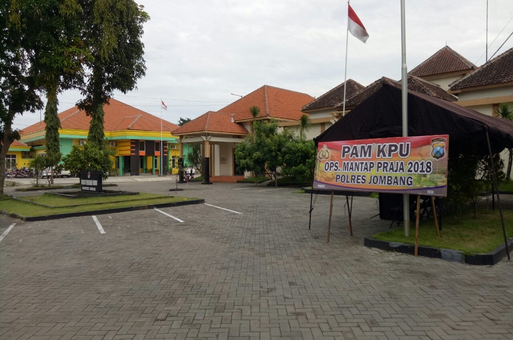 Ribuan Petugas Linmas Ikut Amankan Pilkada Jombang