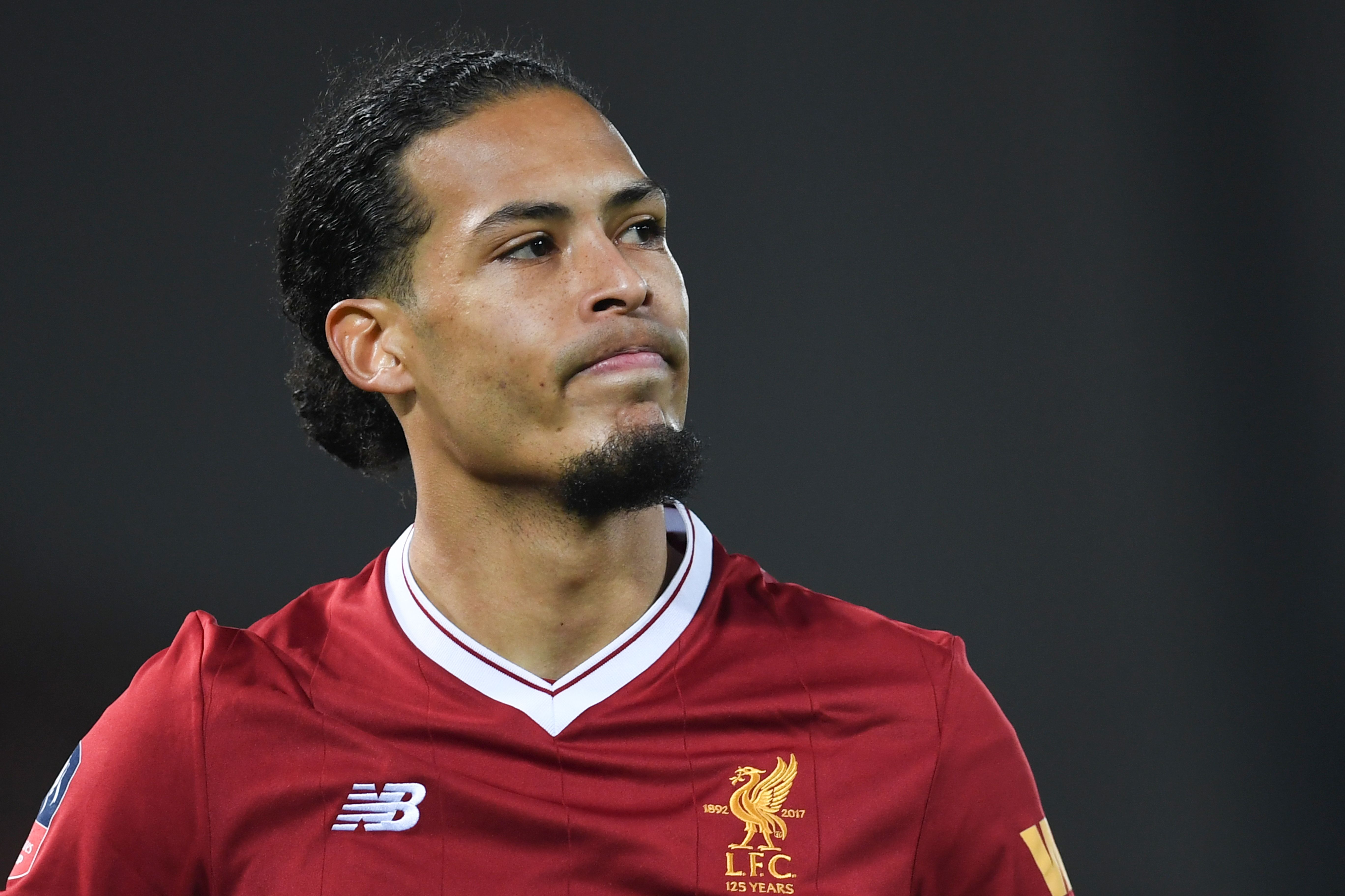 Van Dijk Tak Terbebani Predikat Bek Termahal di Dunia