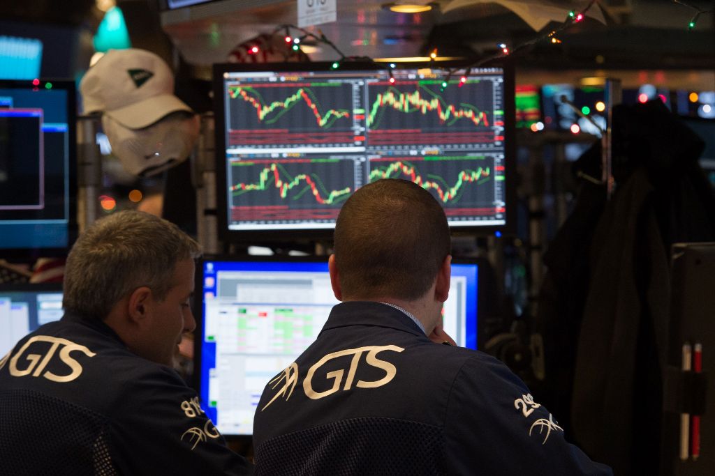 Wall Street Melesat ke Rekor Tertinggi