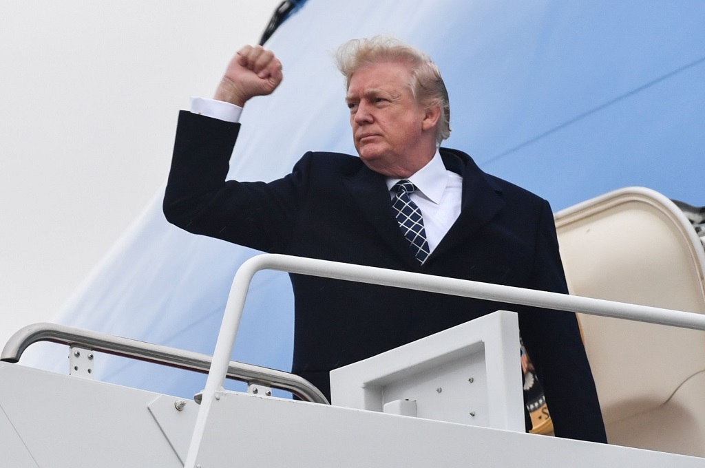 Trump Bantah Gunakan Kata Kasar soal Imigran