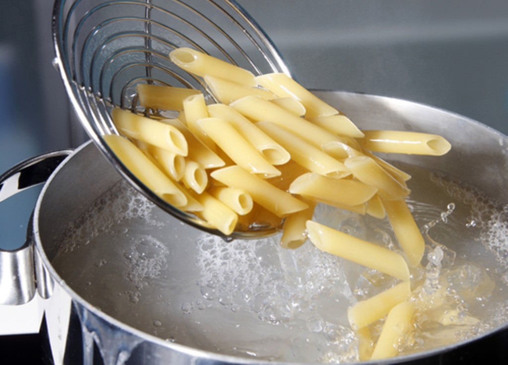 Alasan Kenapa Memasak Pasta Sebaiknya Menggunakan Panci Besar