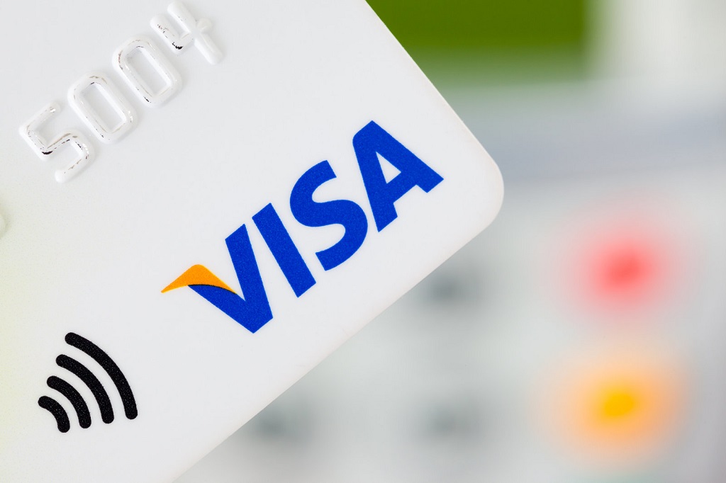 Pengguna Kartu Visa dengan Chip EMV tak Perlu Lagi Berikan Tanda Tangan