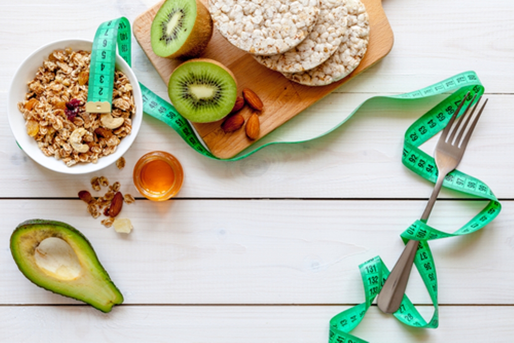 Cegah Kenaikan Berat Badan, Ketahui Cara Mengukur Porsi Makanan Anda