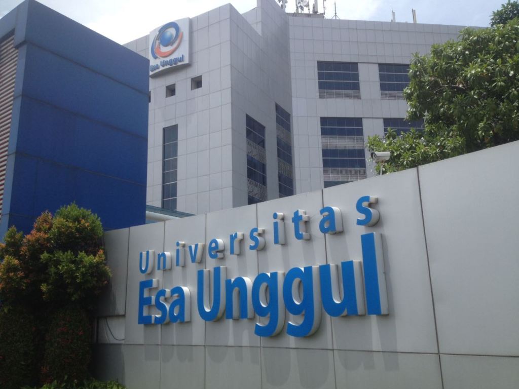 Penerimaan Mahasiswa EUE Lewat Jalur Undangan dan Reguler