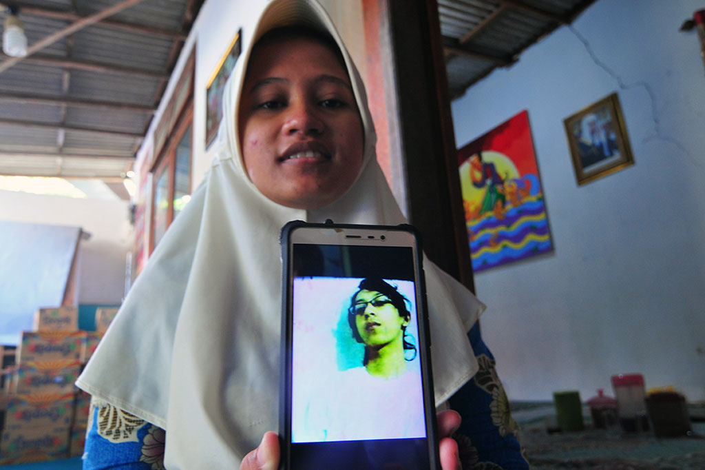 Istri Guru Budi Terima Bantuan dari Honorer Sumenep