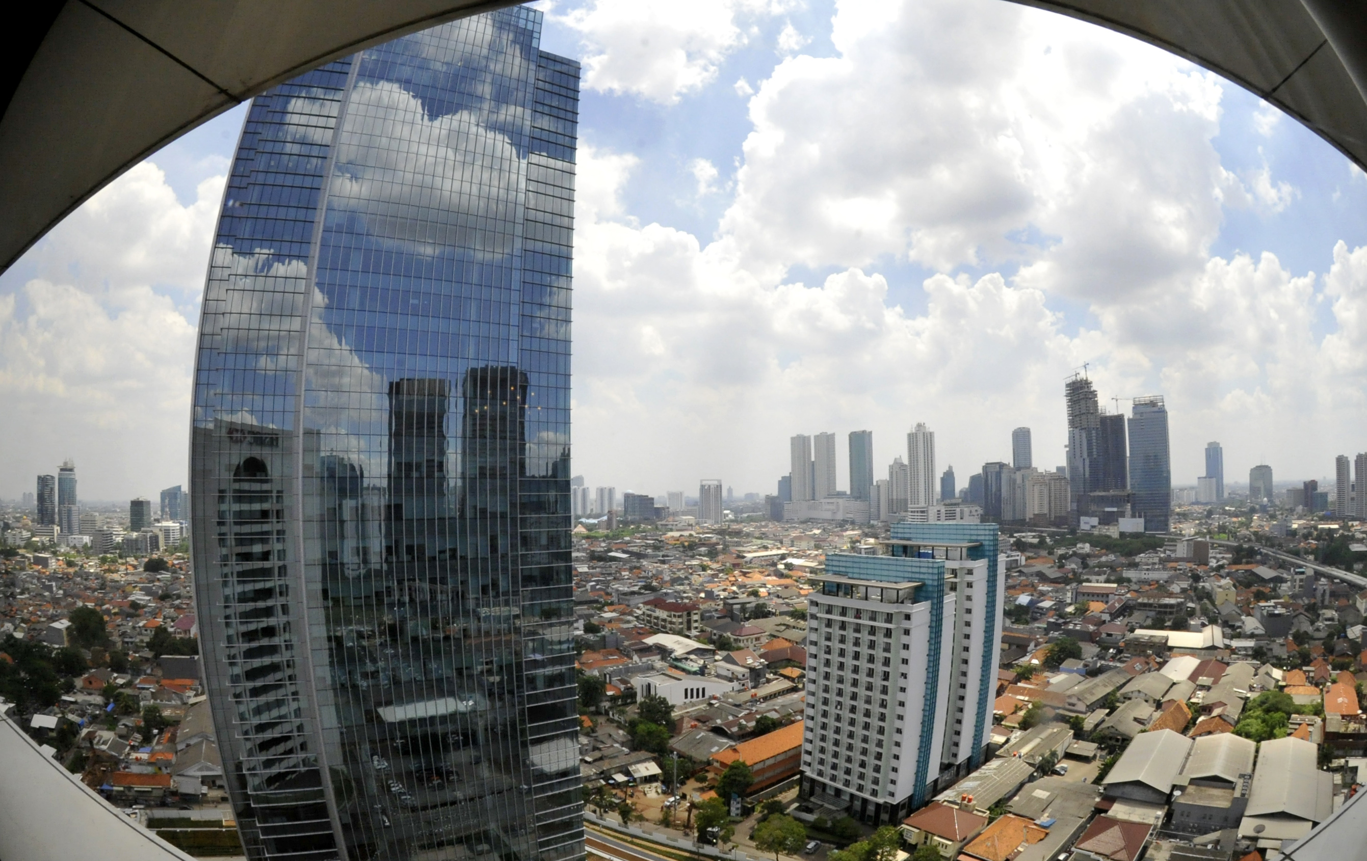 JCR Raises Indonesia's Credit Rating to BBB