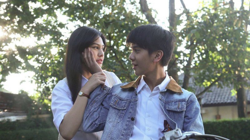 Dilan 1990 dan Film Indonesia Berlatar Kisah Cinta SMA Lainnya
