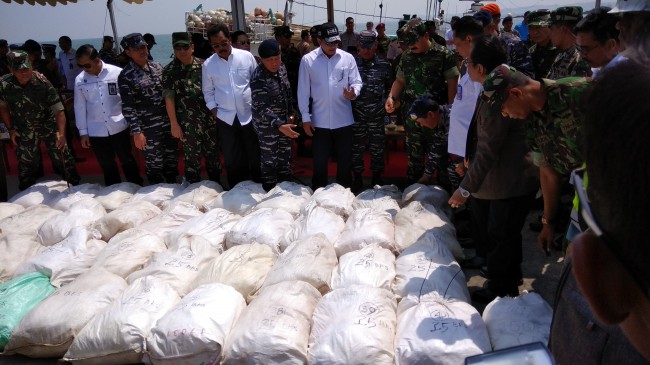 Tangkap Sabu 1 Ton, Panglima Beri Penghargaan Awak KRI Sigurot