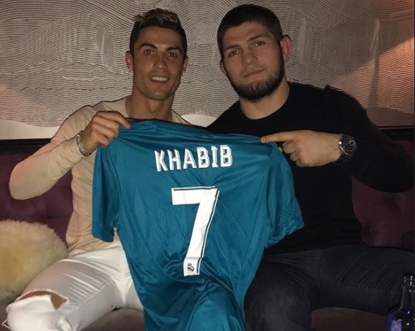 Jersey Spesial Ronaldo untuk Bintang UFC