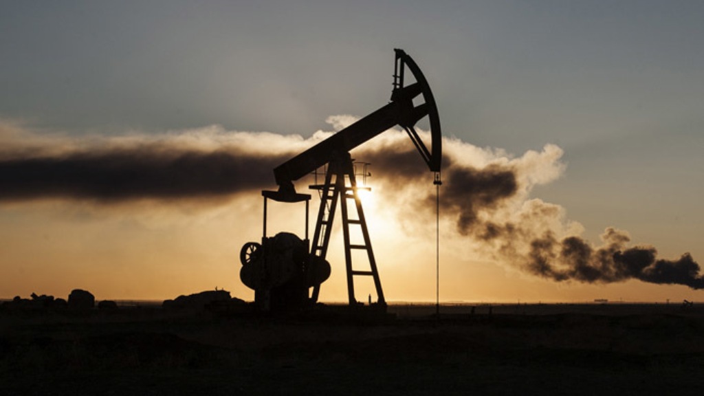 Harga Minyak Dunia Ditutup Bervariasi di Tengah Laporan OPEC