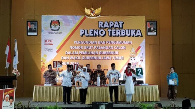 Khofifah Berpantun, Puti Berpuisi saat Pengundian Nomor Urut