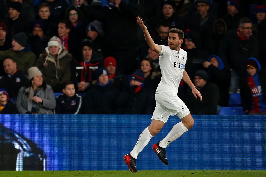 Kapten Swansea Menepi Enam Pekan