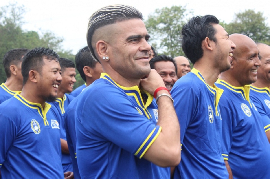 Ambil Lisensi Kepelatihan, Gonzales Bertekad Lahirkan Pemain Hebat