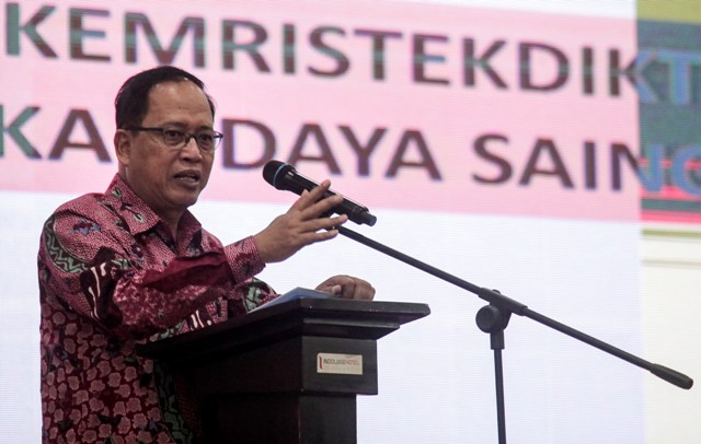 Menristekdikti akan Memberlakukan Sistem Kuliah Daring