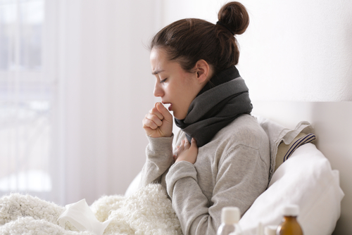6 Cara Mudah Meredakan Sakit Tenggorokan