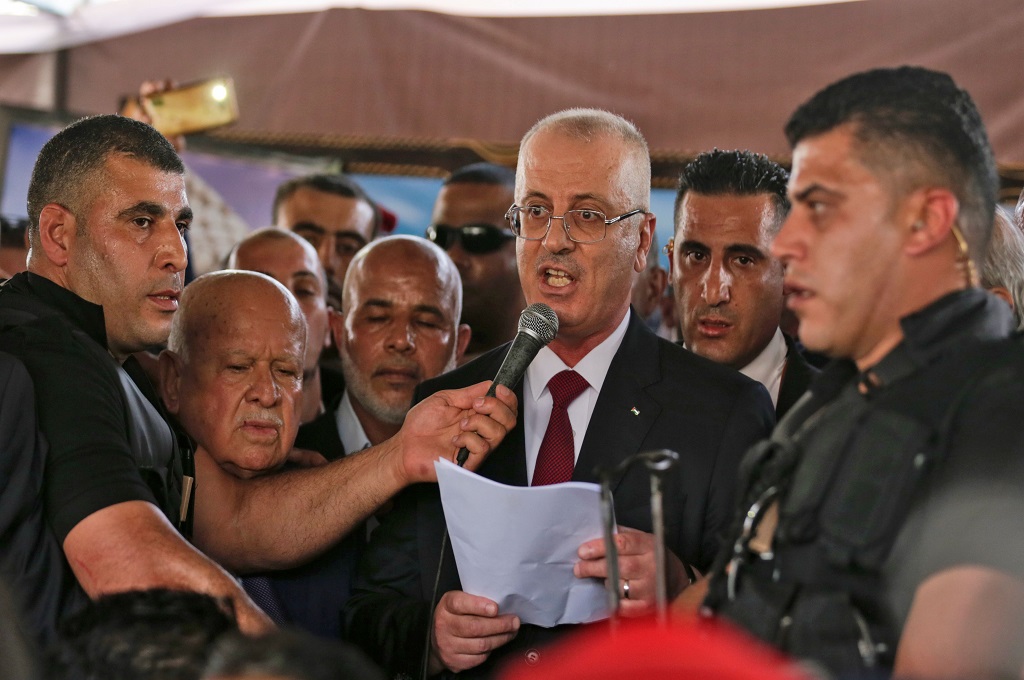 Masuki Gaza, Konvoi PM Palestina Disambut Ledakan