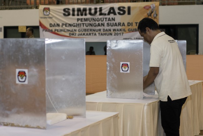Jokowi Urged to Pick Religious Running Mate