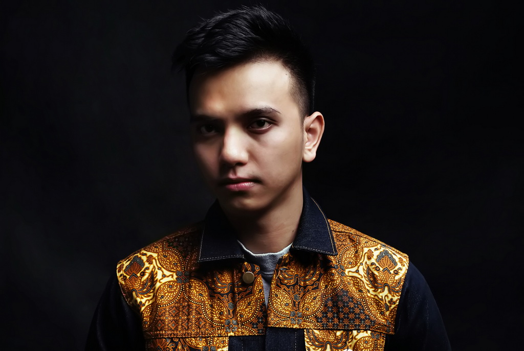 Gamelan Sempurnakan Musik Rock Riki Putra