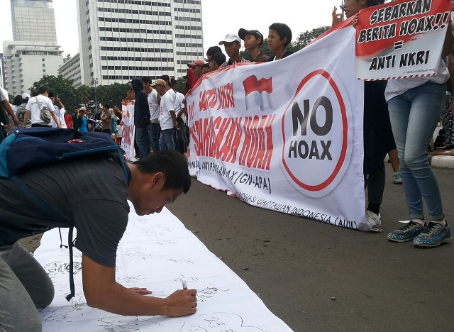 Memulihkan Dampak Hoaks Kuras Biaya dan Waktu