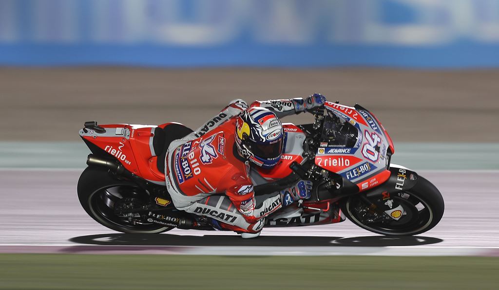 Menangi Duel Sengit dengan Marquez, Dovizioso Juara MotoGP Qatar
