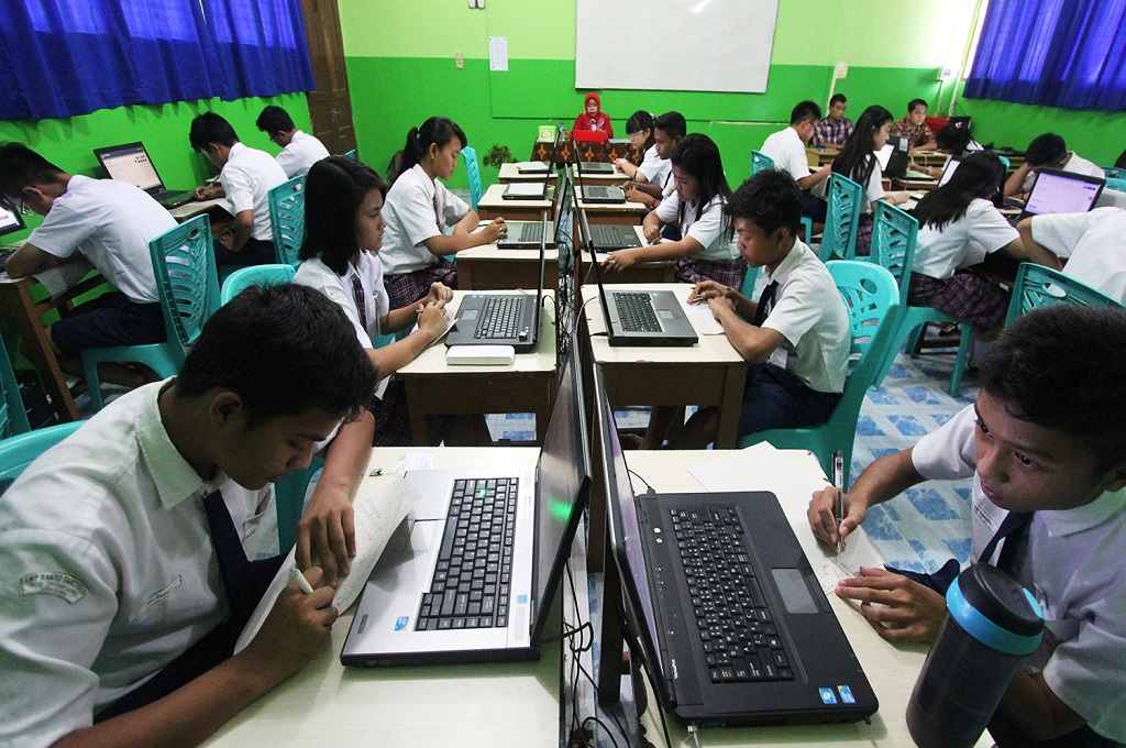 UN di Beberapa SMA di Sulsel Pakai Android