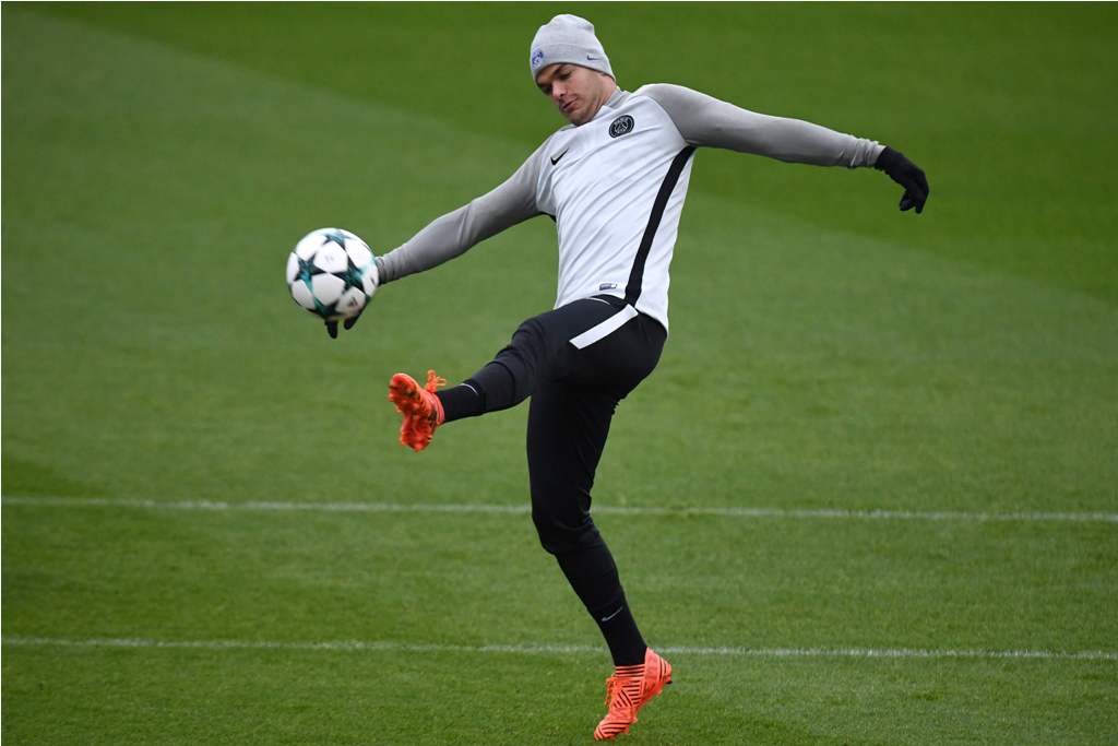 Ben Arfa Rayakan Setahun