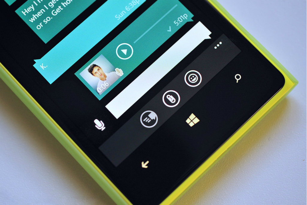 WhatsApp Kembangkan Aplikasi Bisnis Spesial Windows 10 Mobile