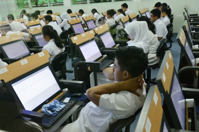 Kemendikbud Targetkan UNBK 100 Persen pada 2019