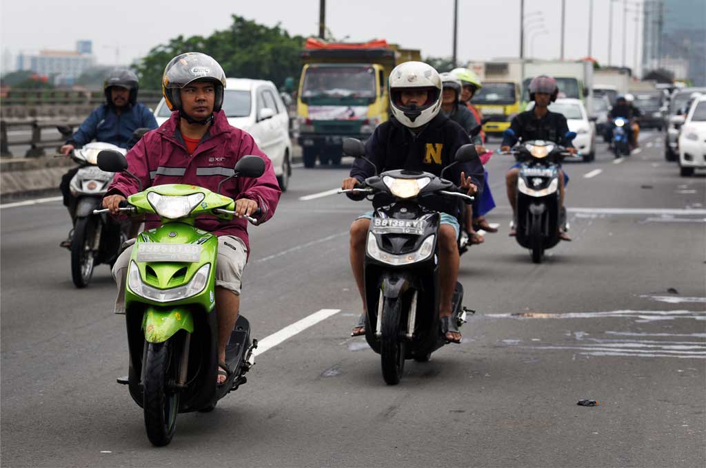 Waspadai Efek Kebanyakan Ngopi Sebelum Berkendara