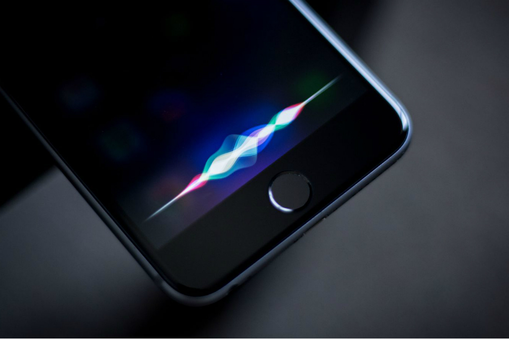 Apple Ingin Perbaiki Perintah Hey Siri Pakai AI