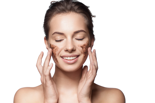 Tips Menggunakan Scrub Sesuai Jenis Kulit