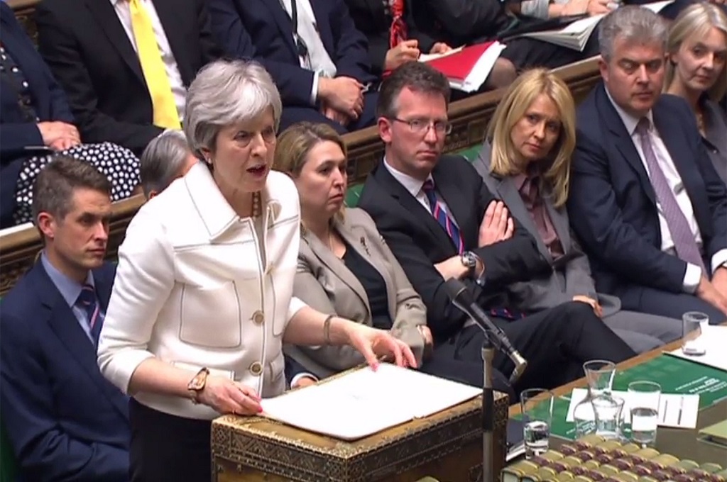 PM May Bantah Inggris Serang Suriah atas Permintaan Trump