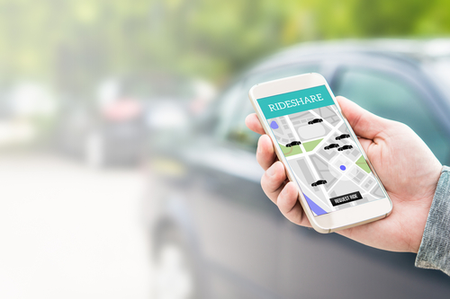 Tips Aman Menggunakan Jasa Transportasi Daring