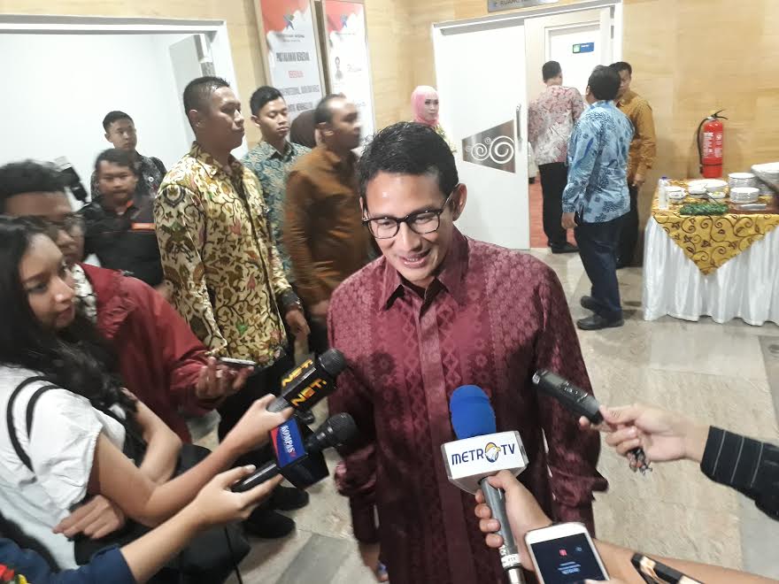 Sandi Curiga Acara Bagi-bagi Sembako di Monas Bermuatan Politik