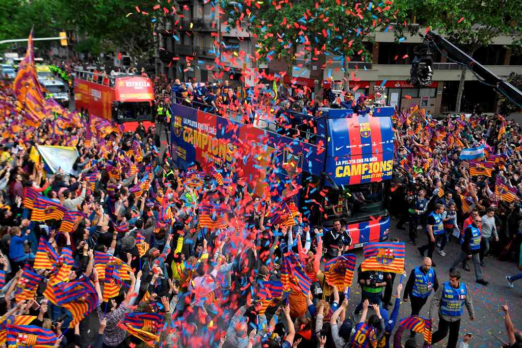 Raih <i>Double Winners</i>, Barcelona Gelar Parade Juara