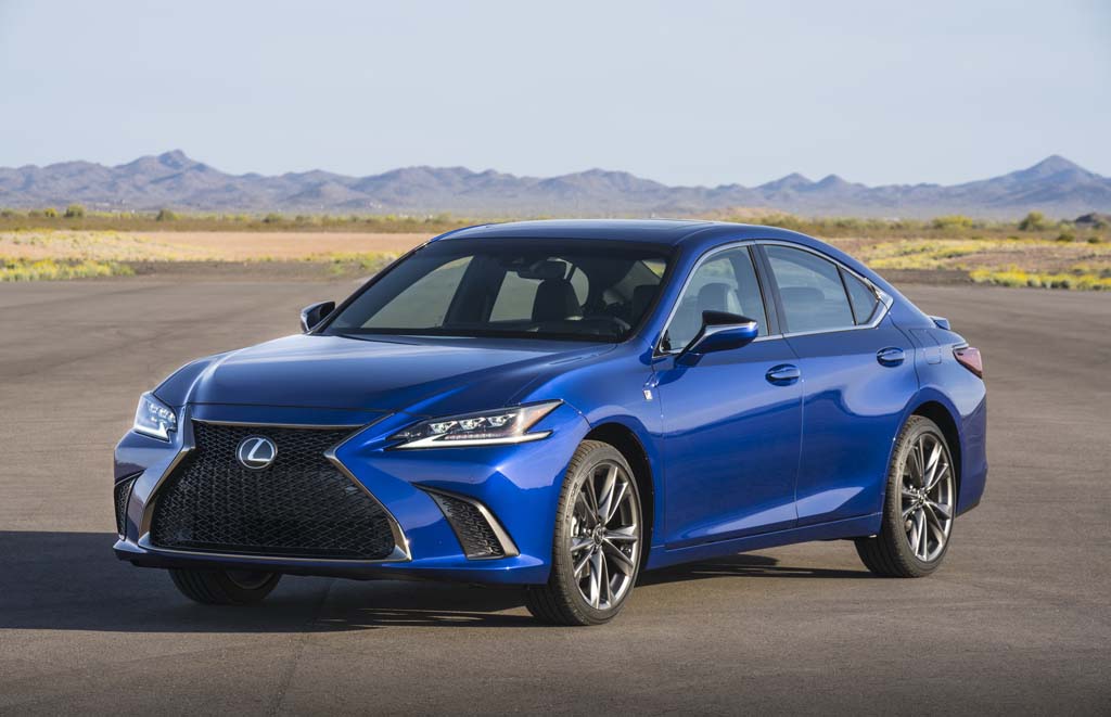 Generasi Terbaru Lexus ES Debut Global di Beijing